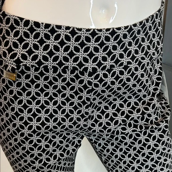 Premise Stylish Black and White Women's stretch cropped Pants - Picture 2 of 9